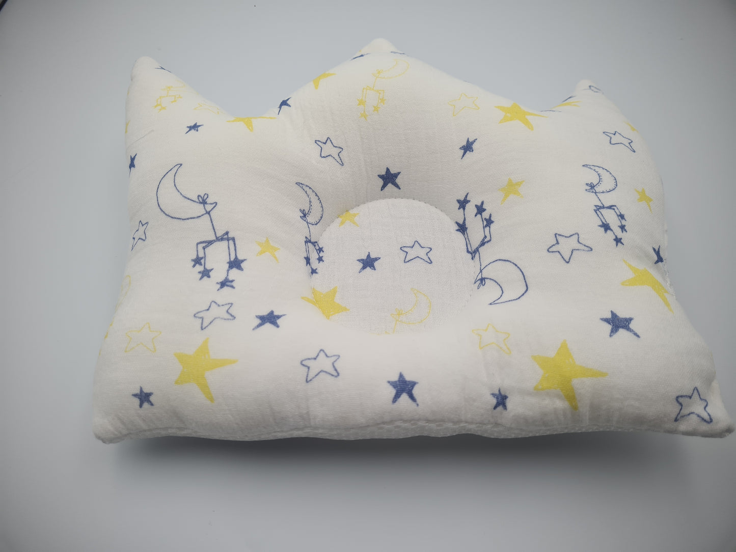 Hush Finds Baby Anti-Flat Head Pillow – Stars & Moon Print