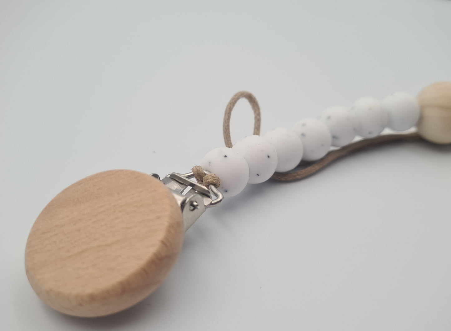 Silicone & Wooden Dummy Clip – BPA-Free Pacifier Holder Speckled Ivory