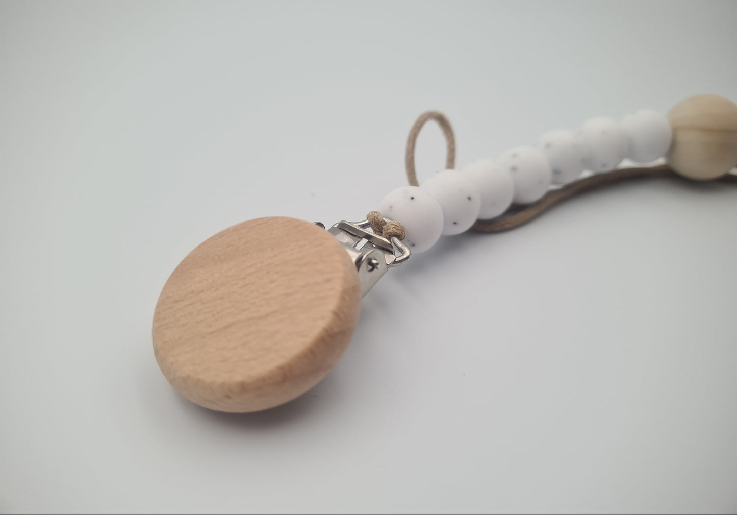 Silicone & Wooden Dummy Clip – BPA-Free Pacifier Holder Speckled Ivory