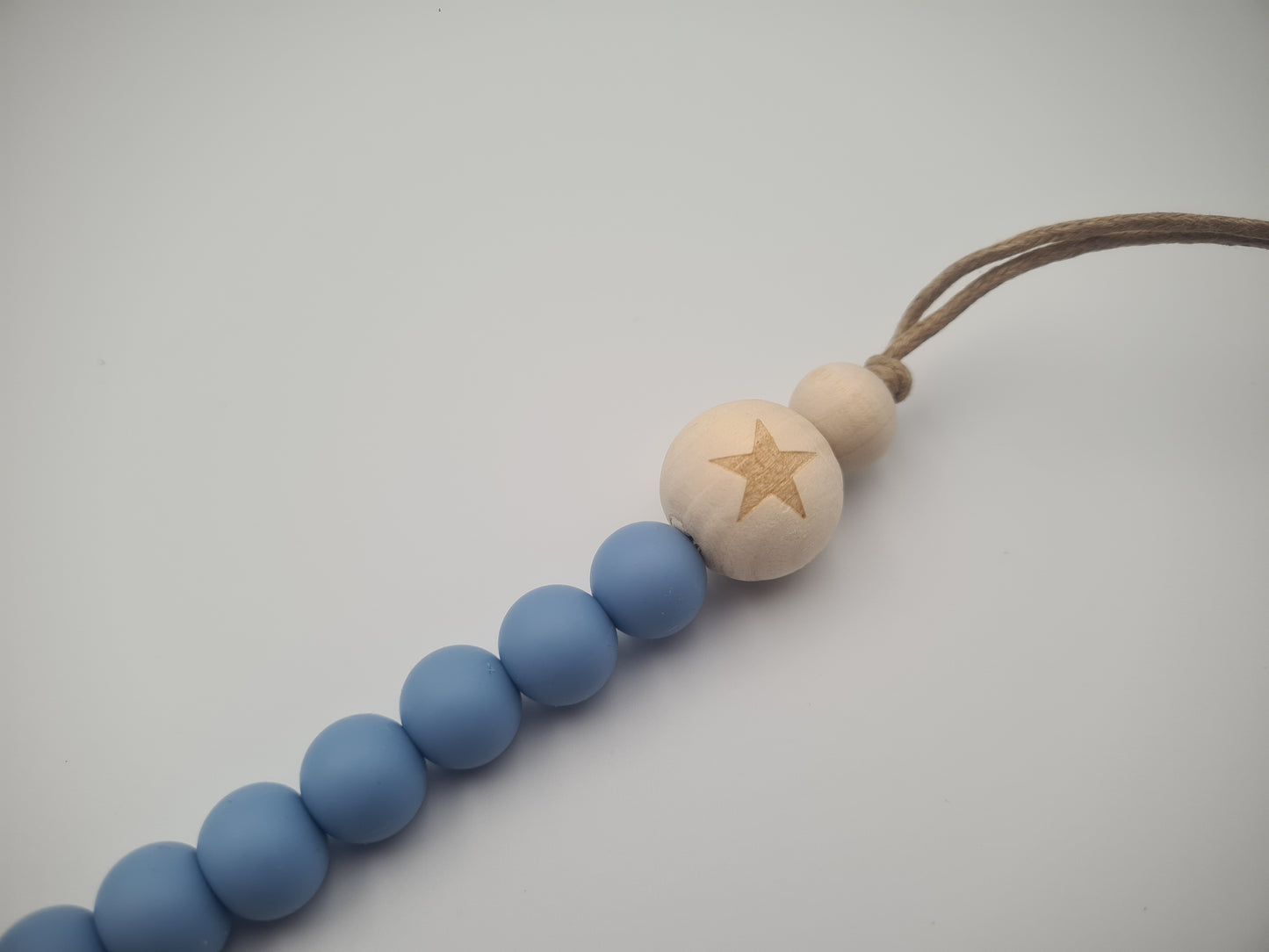 Silicone & Wooden Dummy Clip – BPA-Free Pacifier Holder Willow Sage